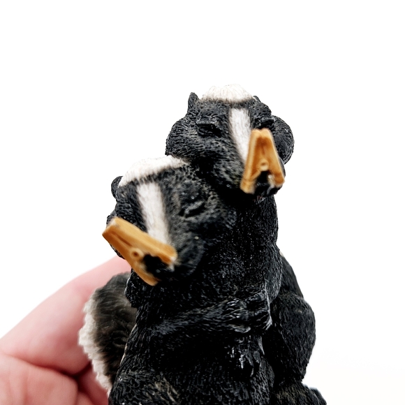 CASTAGNA | vintage 1988 hugging skunks figurine sculpture - Picture 6 of 8